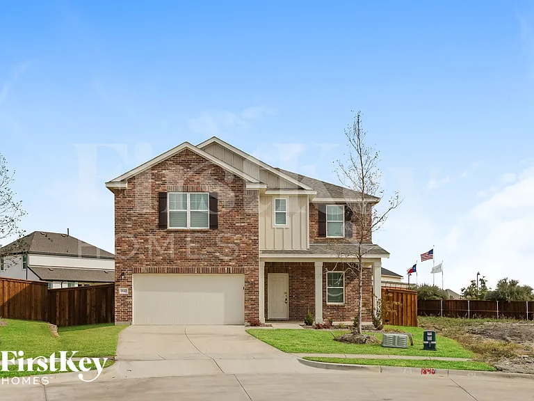 1840 Sandlin Dr — Photo 1