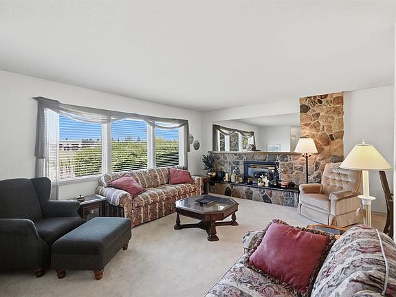 4th image of 4021 W Embury Cres