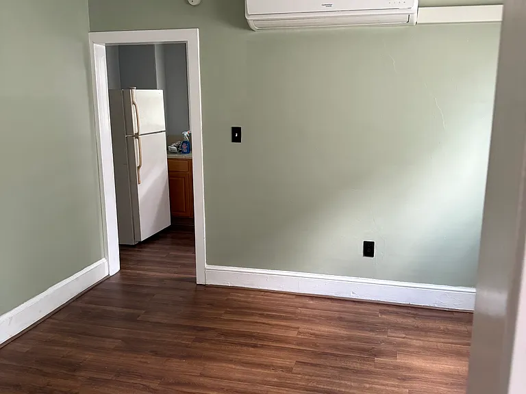 28 N 7th Ave — Photo 1