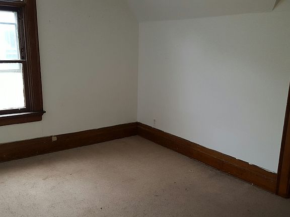 4th image of 434 Oxford St Unit 5