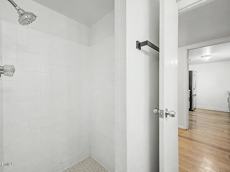 317 N Elm St — Photo 26