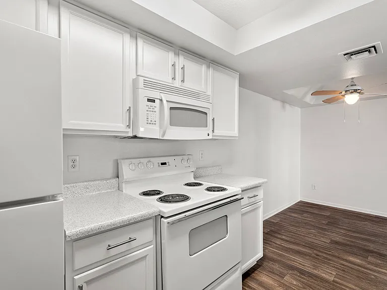 Kitchen Stove Area