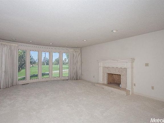 4th image of 9613 La Posada Dr