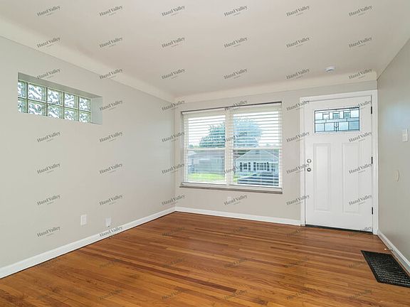 4th image of 1152 Watts St