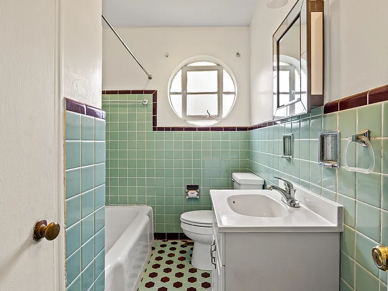 1473 Marion Ave — Photo 21