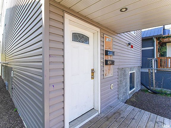 5th image of 1352 Angus Street