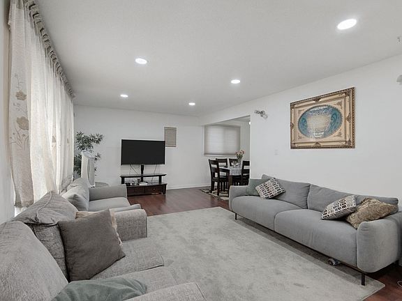 5th image of 8508 149a Ave NW