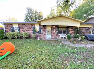310 S 30th St, Ozark, AR 72949