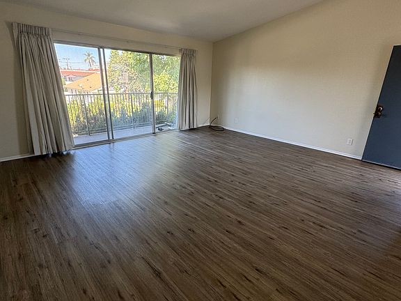 3rd image of 214 Newport Ave APT 3