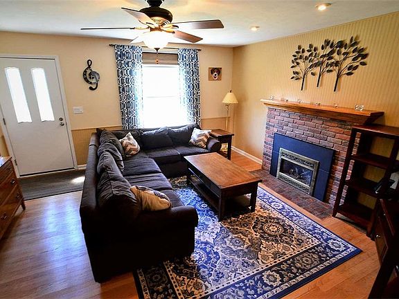 4th image of 21 Fruitwood Dr