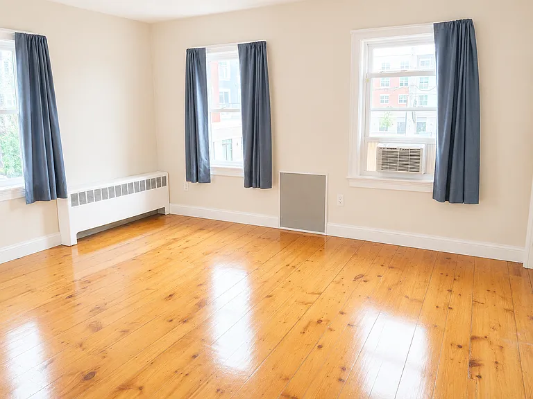 60 N Putnam St #4 — Photo 2