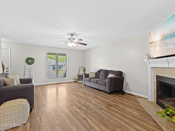 3rd image of 11009 Sandwood Pl