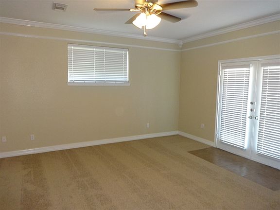 4th image of 636 29th Ave N #0