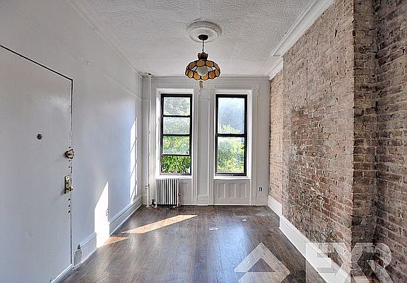 4th image of 681 Sterling Pl #1G