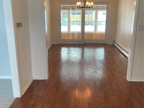 5th image of 449 Bugbee Dr