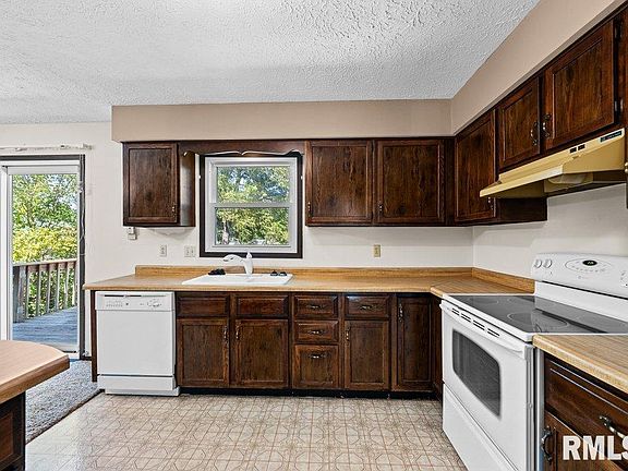 5th image of 2220 W 49th St