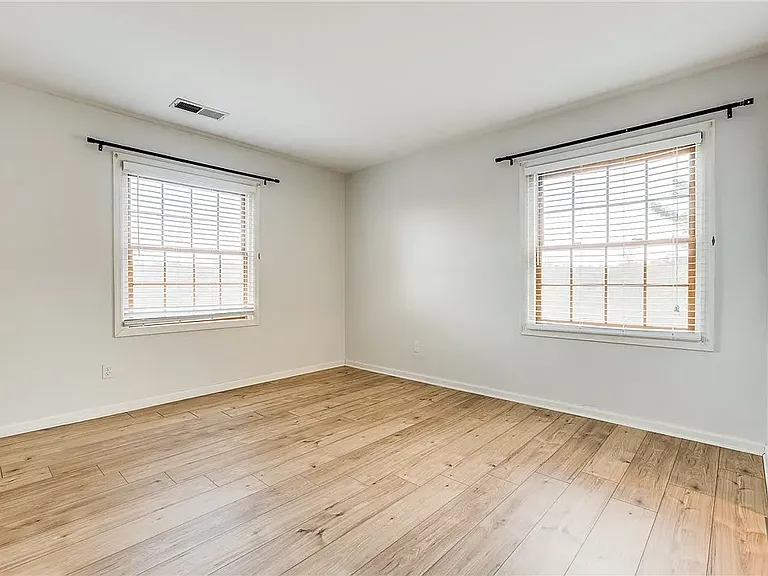 1060 Chatham Park Dr — Photo 14