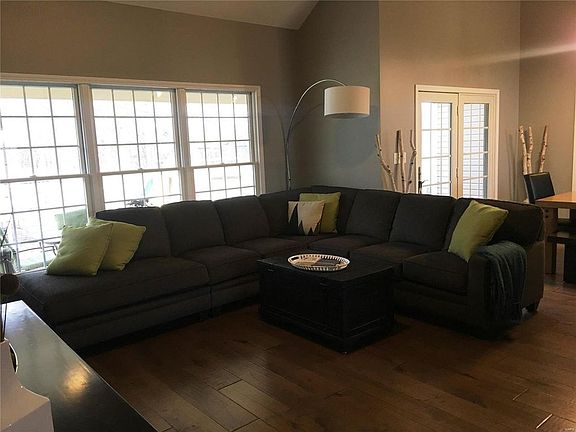 4th image of 724 Deerwood Trl