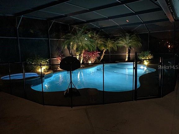 3rd image of 104 Spring Creek Ln