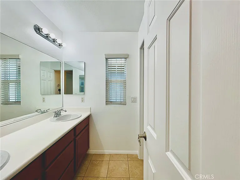 14602 Longwood Ave — Photo 24
