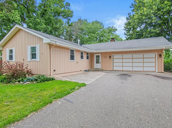 3225 Lanewood Ln N, Plymouth, MN 55447