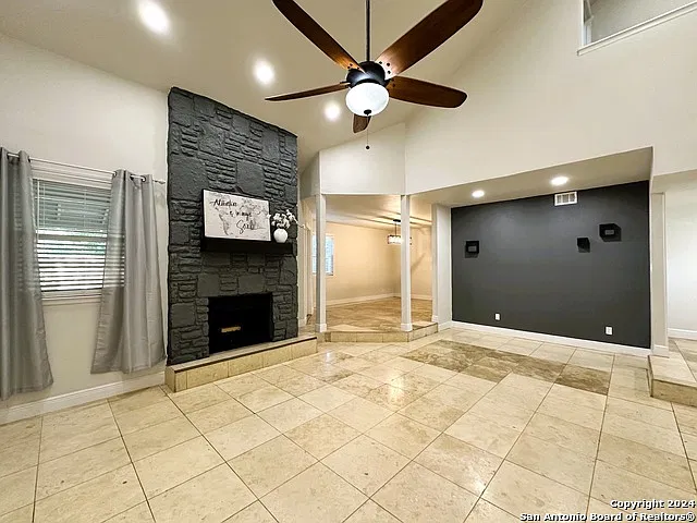 2 bed, 2.5 bath, 1450 sqft, $1,500 — Photo 4