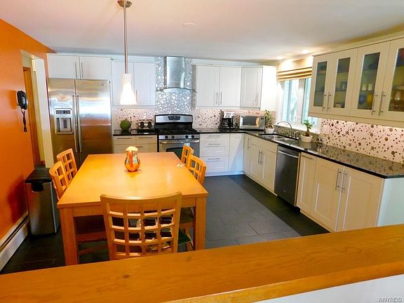5th image of 205 N Seine Dr