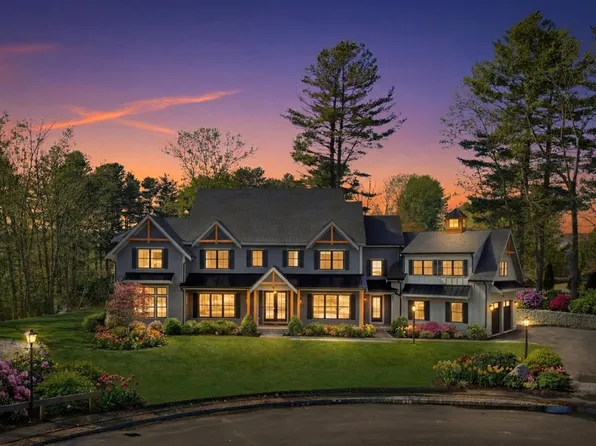 9 Tuttle Ln, Lynnfield, MA 01940