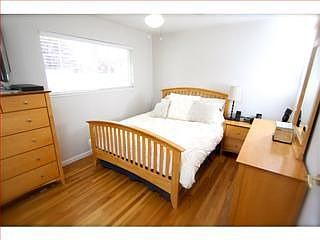 3rd image of 2407 De Soto Dr