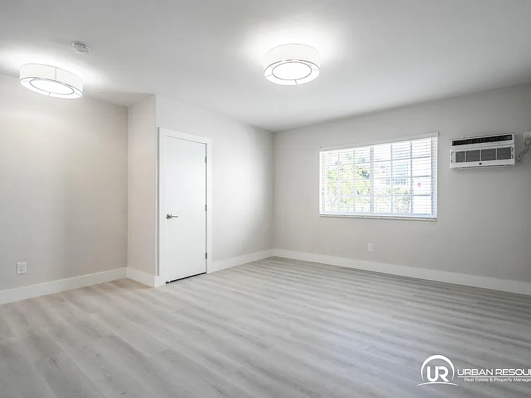 2418 Flamingo Dr #8 — Photo 18