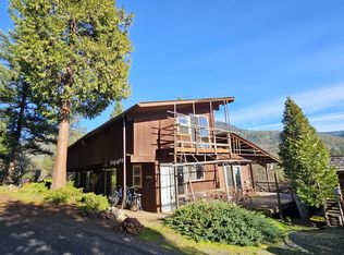 105 Scott Dr, Grants Pass, OR 97527