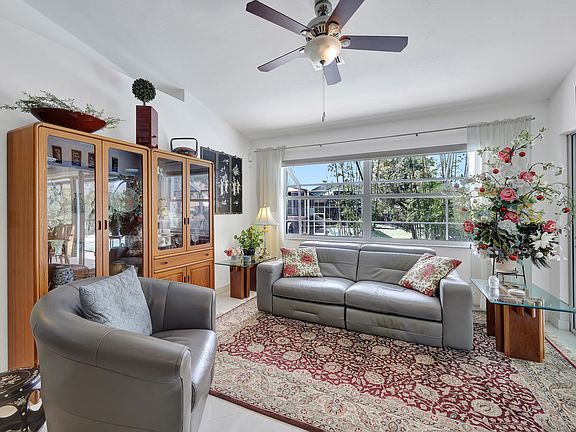 2nd image of 1057 Fieldstone Dr