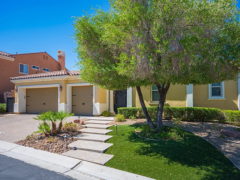65 Contrada Fiore Dr — Photo 2