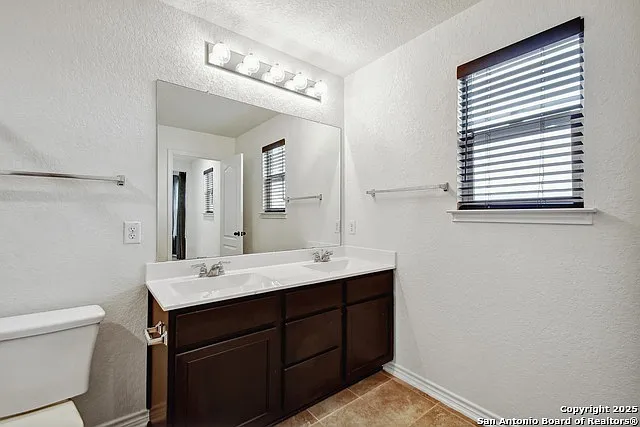 3302 Uresti Flds — Photo 21