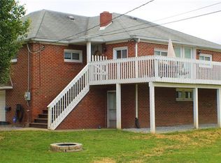 18 Cedar St, Masontown, PA 15461