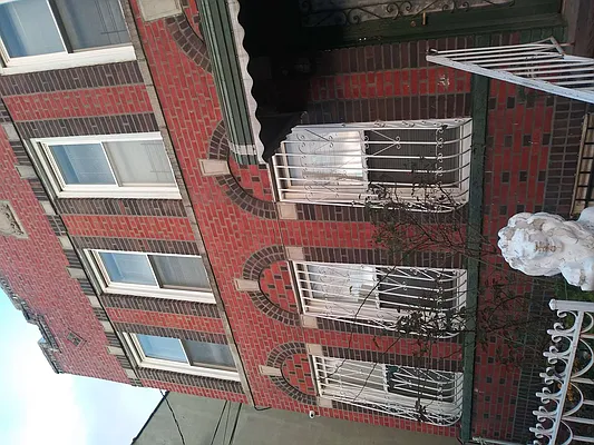 Rented by Paragon Real Estate Corporation | media 26