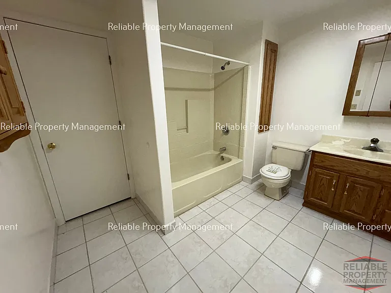 1322 Walstrom Ln — Photo 8