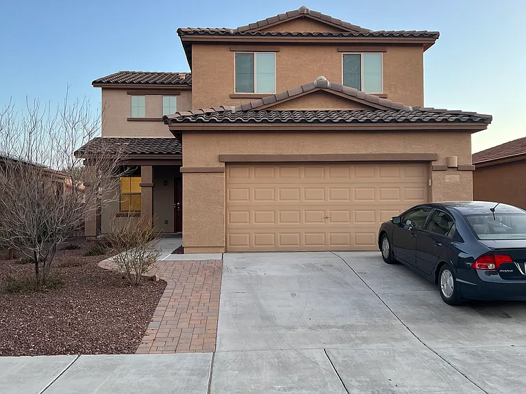12065 W Hailey Ln — Photo 1