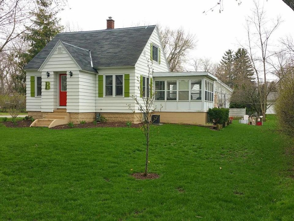 1st image of 154 E 37th St