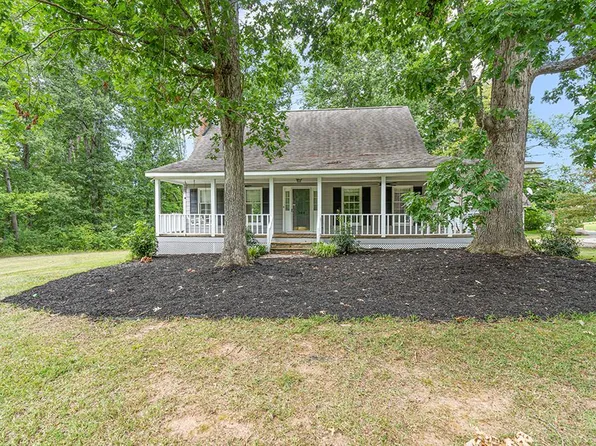 304 Locksley Dr, Greenwood, SC 29649