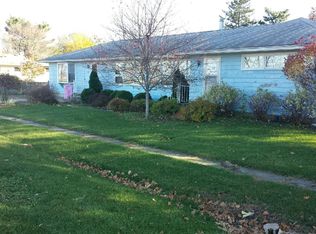 225 W Vine St, Good Hope, IL 61438