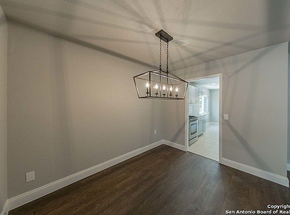 5th image of 12739 Thomas Sumter St