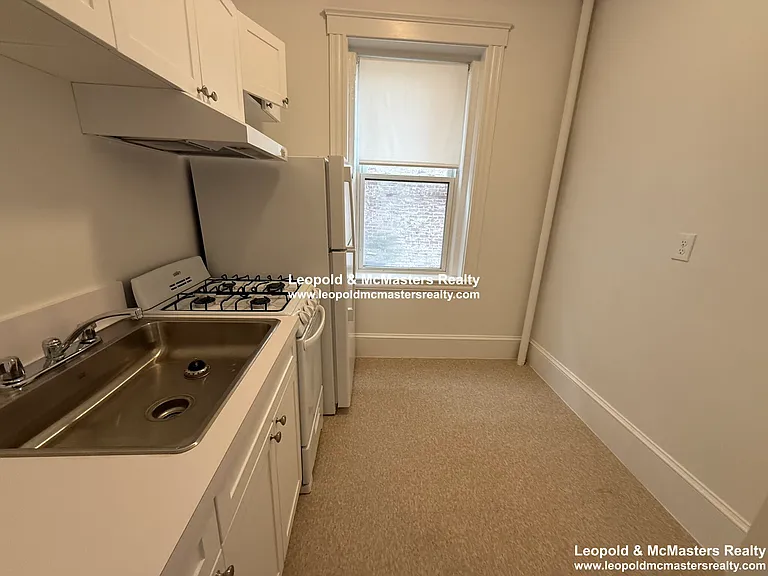 122 Warren St #8 — Photo 8