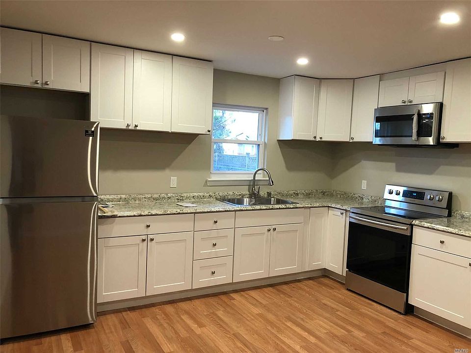 1st image of 24 Saint George Dr