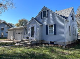 1102 S 4th St, Fairfield, IA 52556