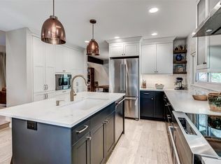 563 Old Stone Dr, Highlands Ranch, CO 80126