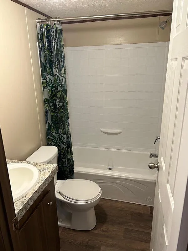 3 bed, 2.0 bath, $1,050 — Photo 3