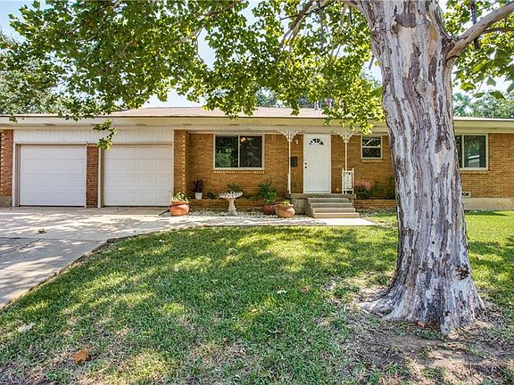2nd image of 613 Clebud Dr