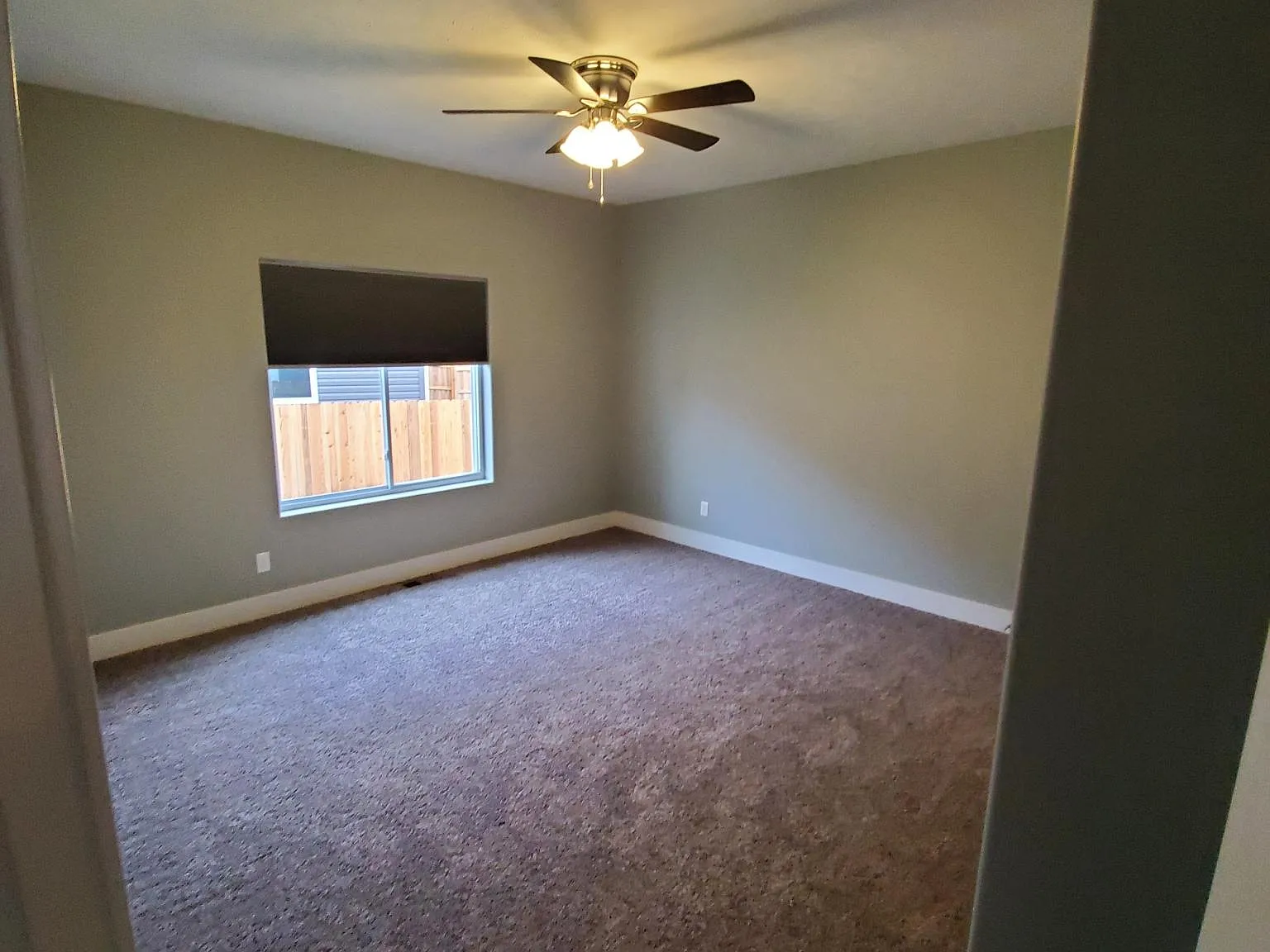7927 Maxine Dr — Photo 3