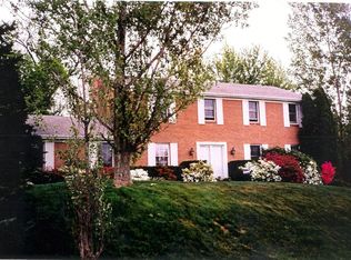 104 Glen Brook Dr, Pittsburgh, PA 15215